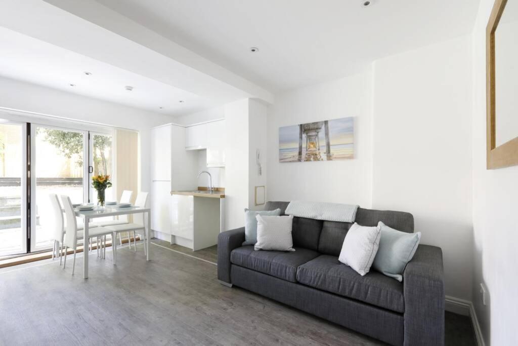 2 Bedrooms Close To The Beach With Garden And Own Entrance ! Brighton Exterior photo