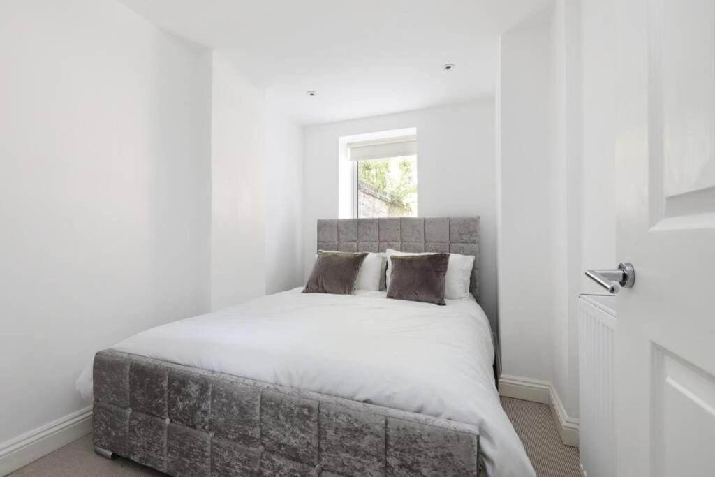 2 Bedrooms Close To The Beach With Garden And Own Entrance ! Brighton Exterior photo